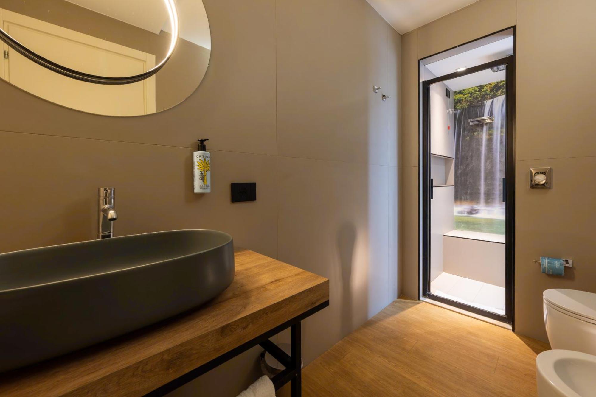 Meg Lifestyle Hotel & Apartaments Ричоне Екстериор снимка